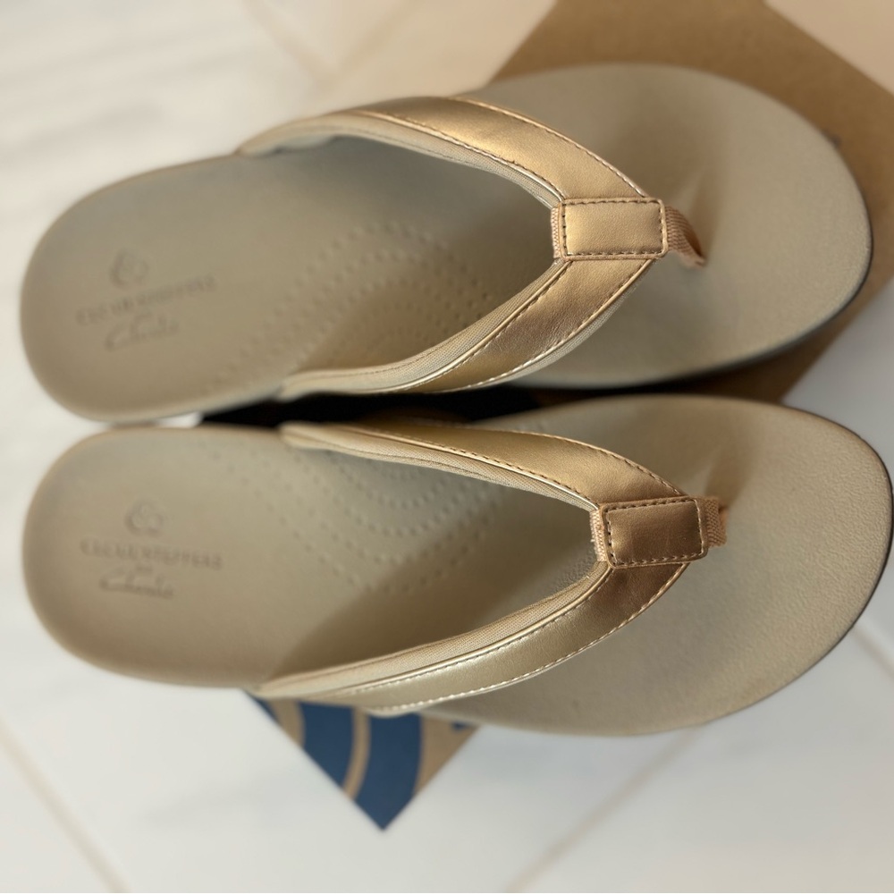 Clark’s Women's Gold Flip Flops